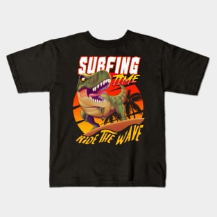 Dinosaur surfing time Kids T-Shirt